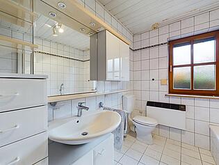 Gepflegtes Badezimmer